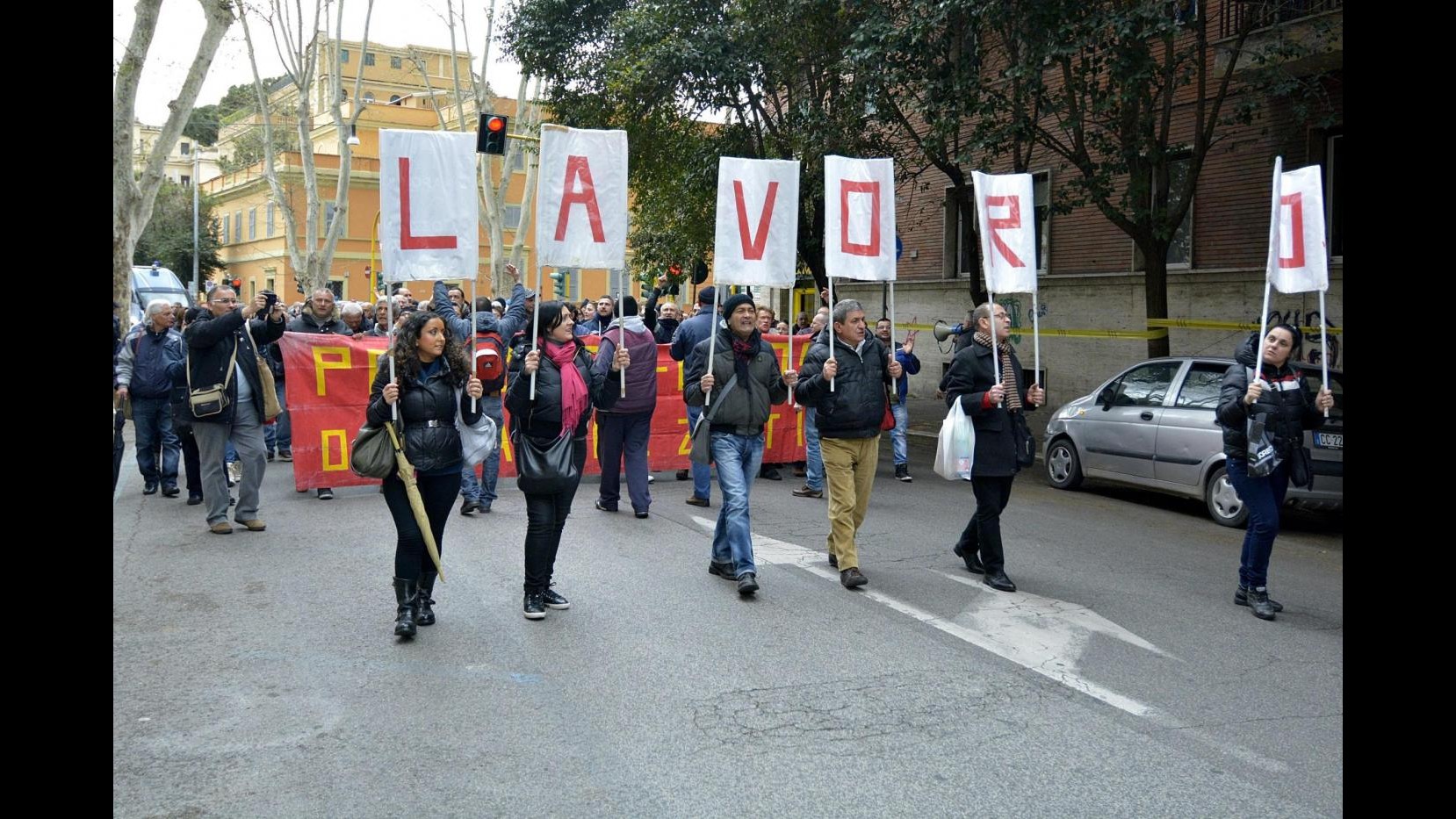 Istat: Disoccupazione giovanile a marzo al 42.7%, +3.1% sul 2013