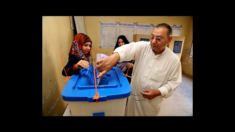 Iraq, urne aperte per elezioni parlamentari, allerta sicurezza
