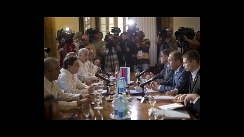 Ucraina, Lavrov: Respingiamo sanzioni, vanno contro buon senso
