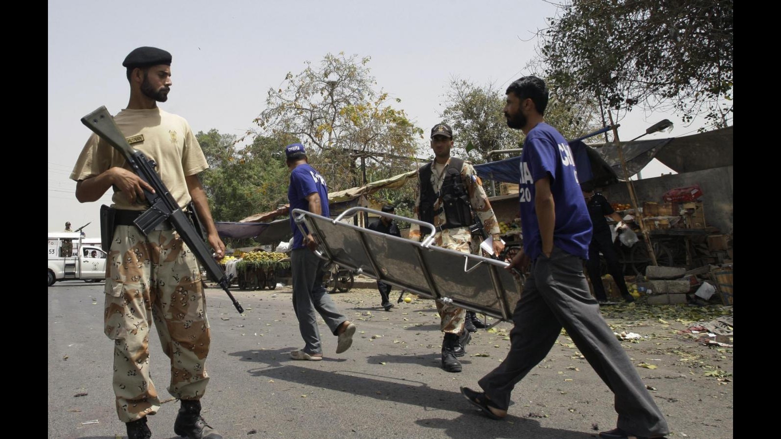 Pakistan, uomo armato attacca scuola: ucciso preside, feriti 6 bimbi