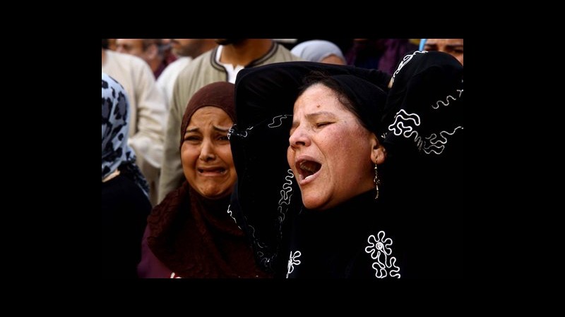 Egitto, 683 pro-Morsi condannati a morte: anche leader Fratelli Musulmani