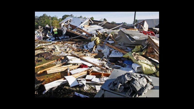 Usa, saliti a 16 i morti per passaggio tornado in Arkansas e Oklahoma