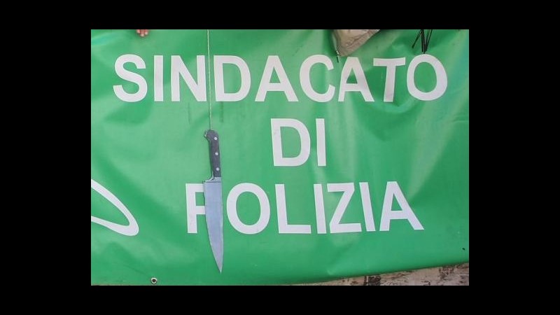 Aldovrandi, sindacato polizia protesta sotto ufficio madre, è polemica