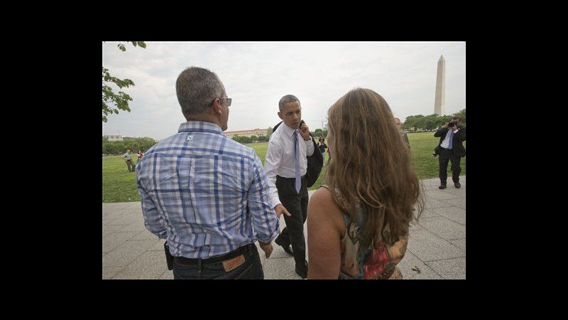 Usa, Obama si concede una passeggiata lungo il National Mall a Washington