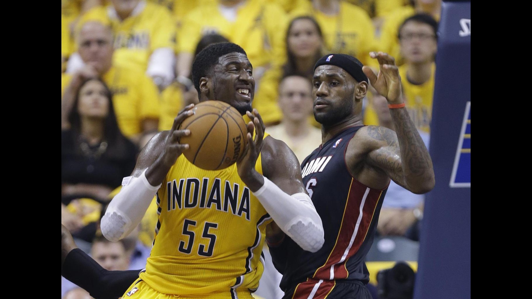 Playoff Nba: Super James e Wade, Miami pareggia i conti con Indiana