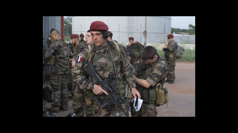 Repubblica Centrafricana, leader ribelle Djotodia sospende Costituzione