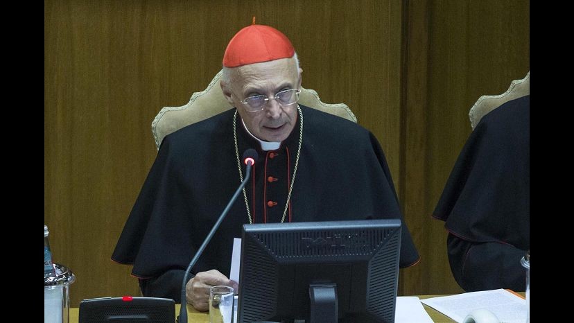 Vaticano, Bagnasco: Europa agisca su immigrazione, la politica incentivi lavoro e ‘famiglia senza surrogati’