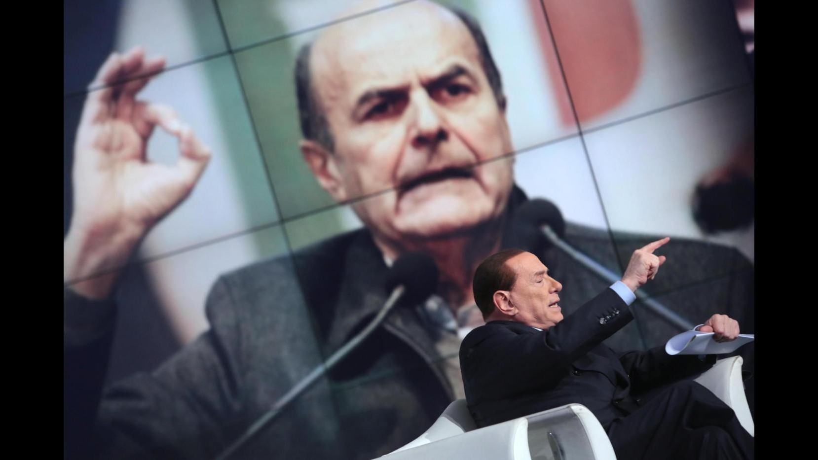 Berlusconi: Sì a un governo Bersani con Alfano vicepremier
