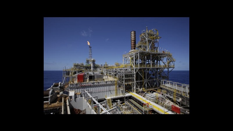 Petrolio sale sopra 94 dollari al barile in Asia dopo accordo su Cipro