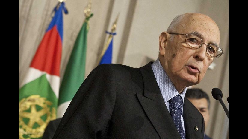 Governo, Napolitano incarica Bersani: Serve maggioranza certa