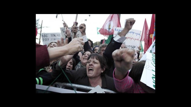 Cipro, scontri davanti a Parlamento tra polizia e manifestanti
