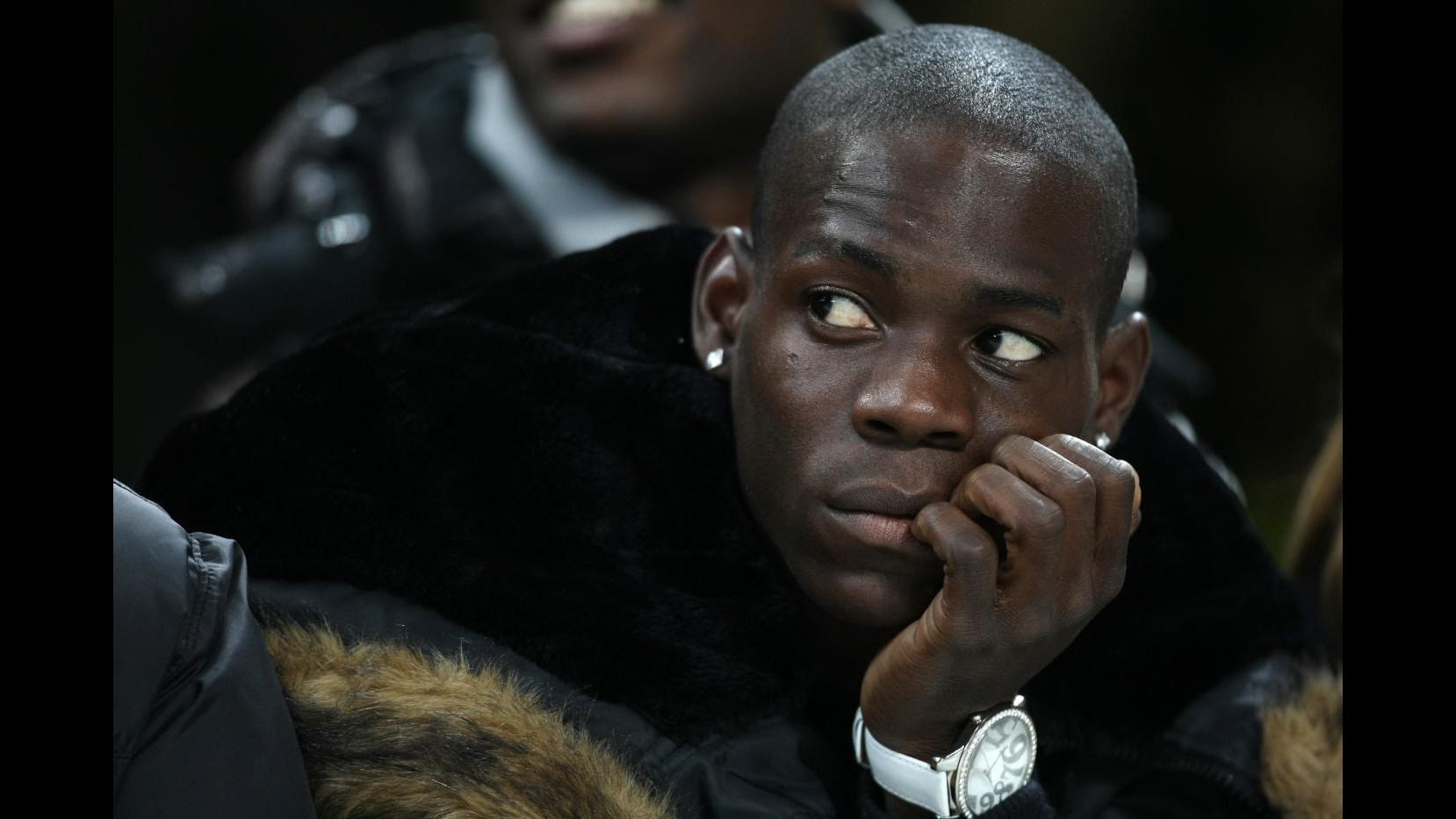 Milan, svaligiata casa Balotelli: rubata e poi ritrovata Porsche. Supermario: Mi sento vuoto