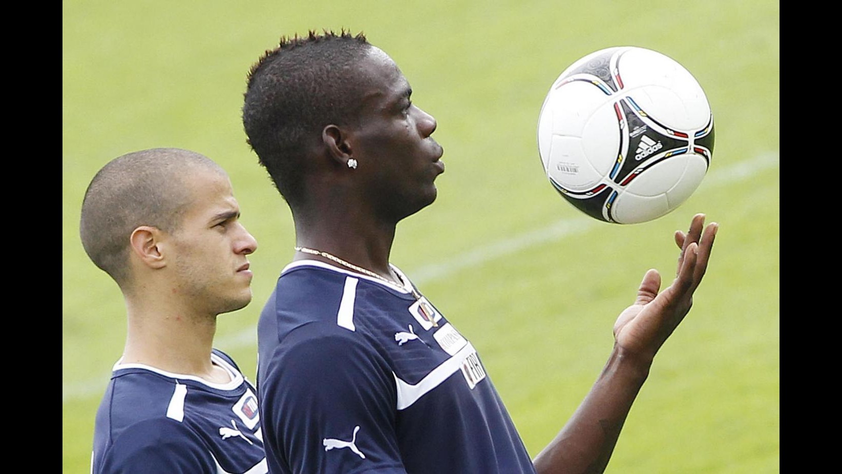 Italia-Brasile, Balotelli sfida Neymar. Out Marchisio, c’è Montolivo