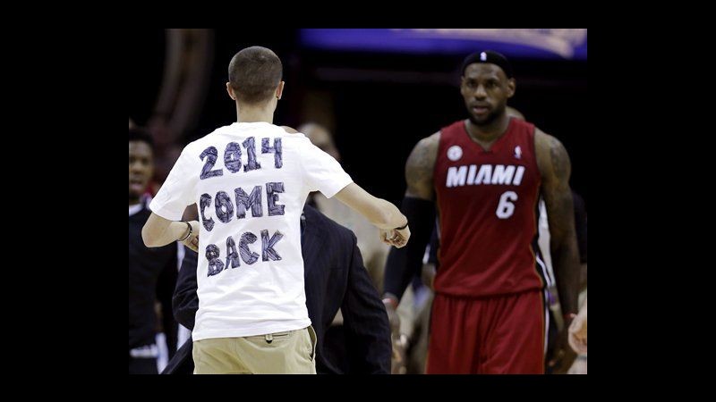 Nba, 24/a vittoria per Miami. Bene San Antonio, Oklahoma ko a Memphis