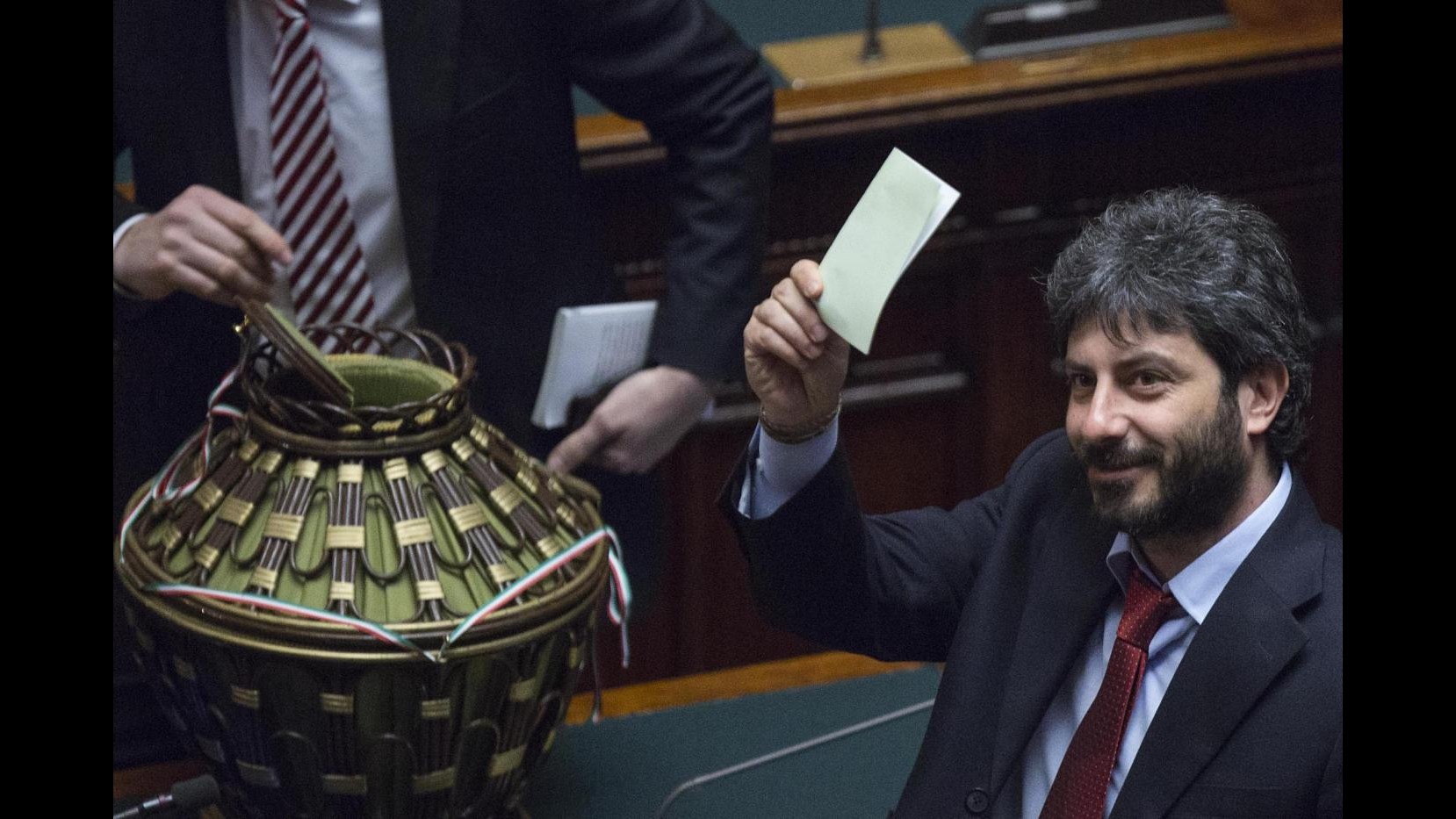 M5S, Fico: Non diamo fiducia a nessuno, sistema da scardinare