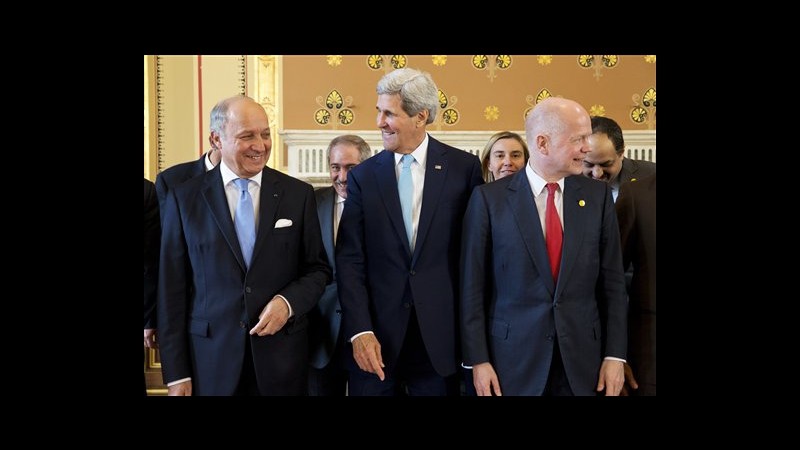 Ucraina, Kerry: Se Russia ostacola elezioni, pronte sanzioni Usa e Ue