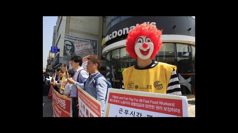Giornata di proteste di dipedenti fast food in Usa e in altri 30 Paesi