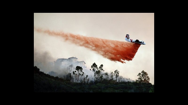 Usa, oltre 31mila evacuazioni a causa di incendi in area San Diego