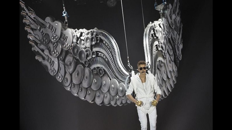 Justin Bieber: Anna Frank sarebbe stata una grande belieber