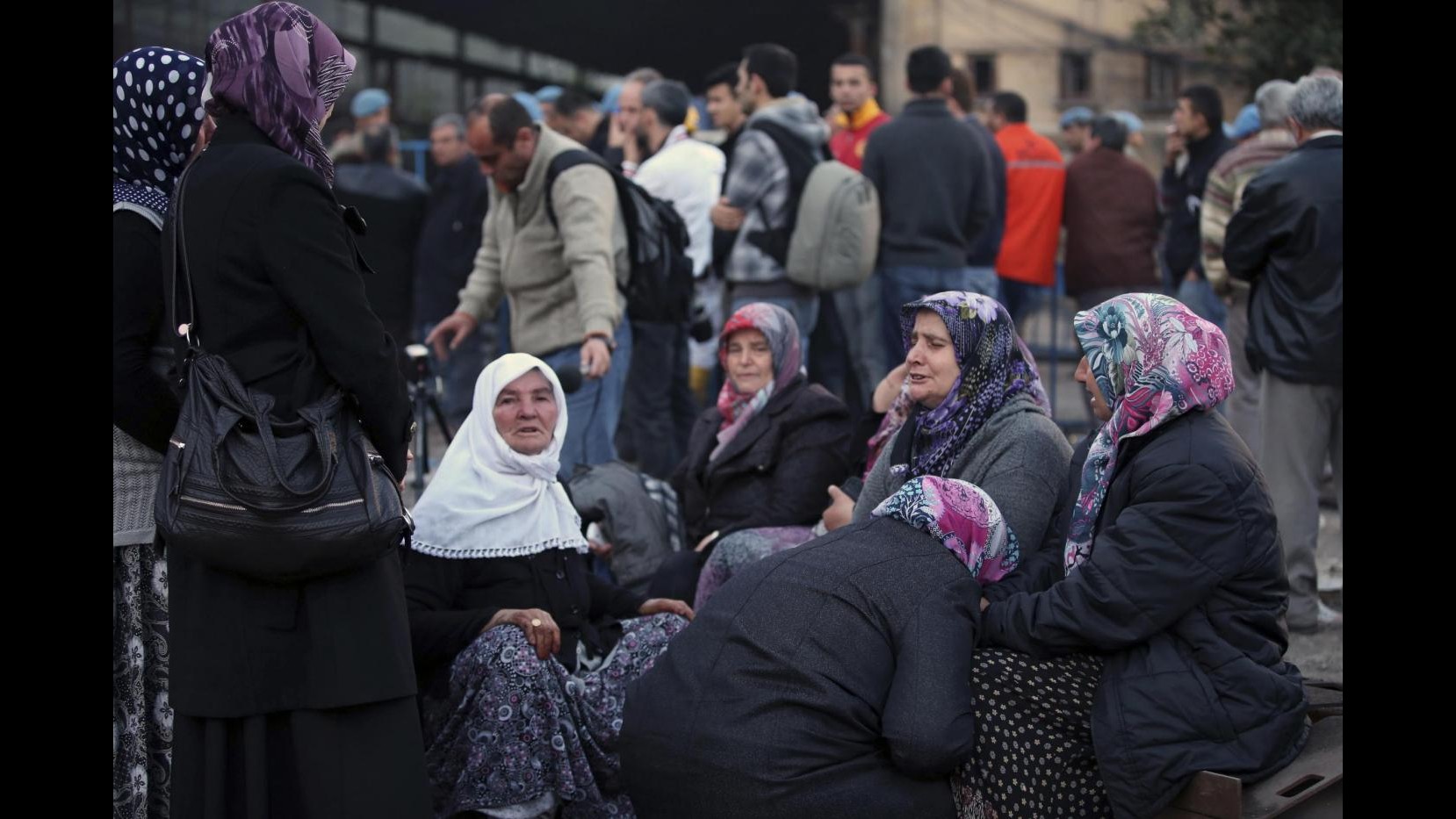 Turchia, 238 morti per esplosione in miniera carbone. Ancora 120 intrappolati