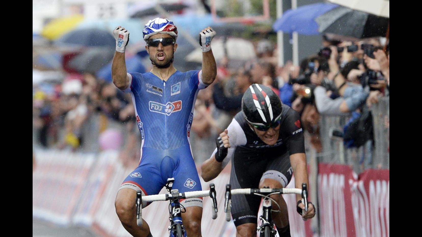 Ciclismo, Giro d’Italia: Bouhanni vince 4/a tappa allo sprint, 2° Nizzolo. Matthews resta leader