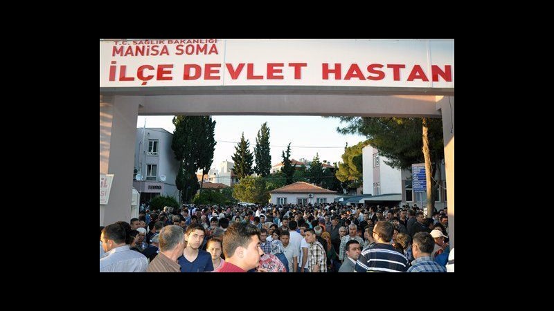 Turchia, esplosione in miniera: 70 morti, fino a 300 intrappolati