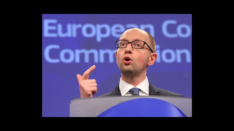 Ucraina, Yatsenyuk e Barroso firmano accordo: 1 mld euro aiuti da Ue