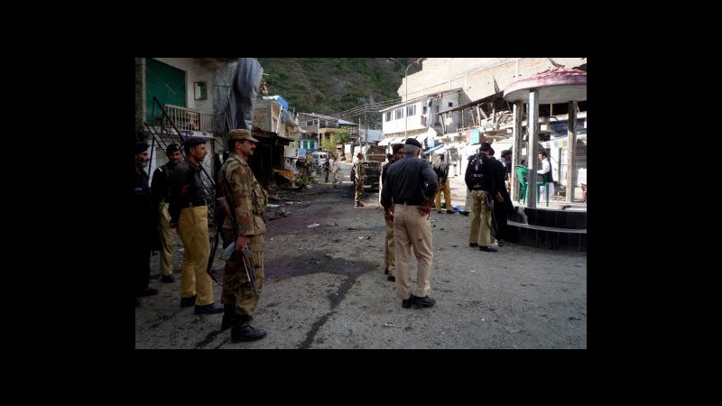 Pakistan, attentato uccide leader di partito anti talebano Awami