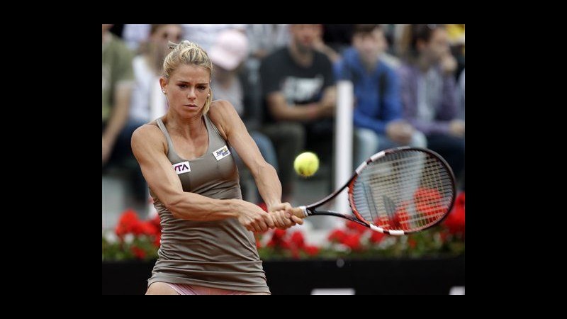 Tennis, Internazionali d’Italia: Errani e Giorgi al secondo turno, subito fuori Seppi e Burnett