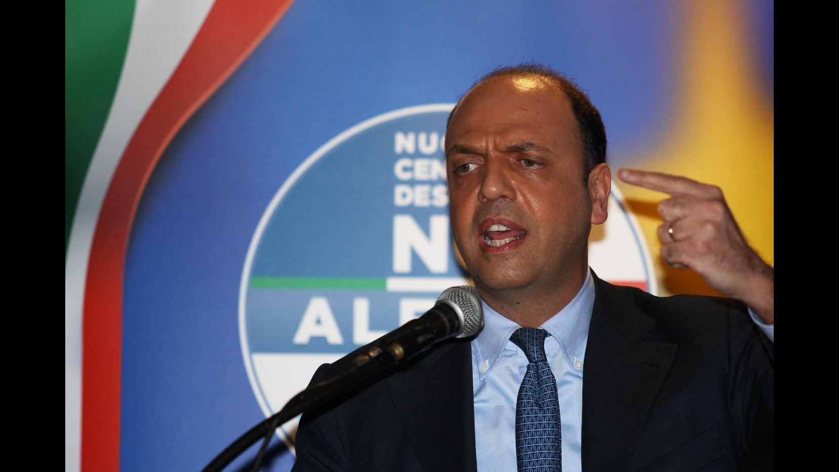 Immigrazione, Alfano: Accoglienza in Africa, Eu attiva, diritto asilo