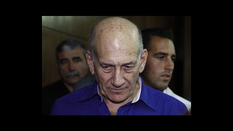 Israele, ex premier Olmert condannato a 6 anni carcere