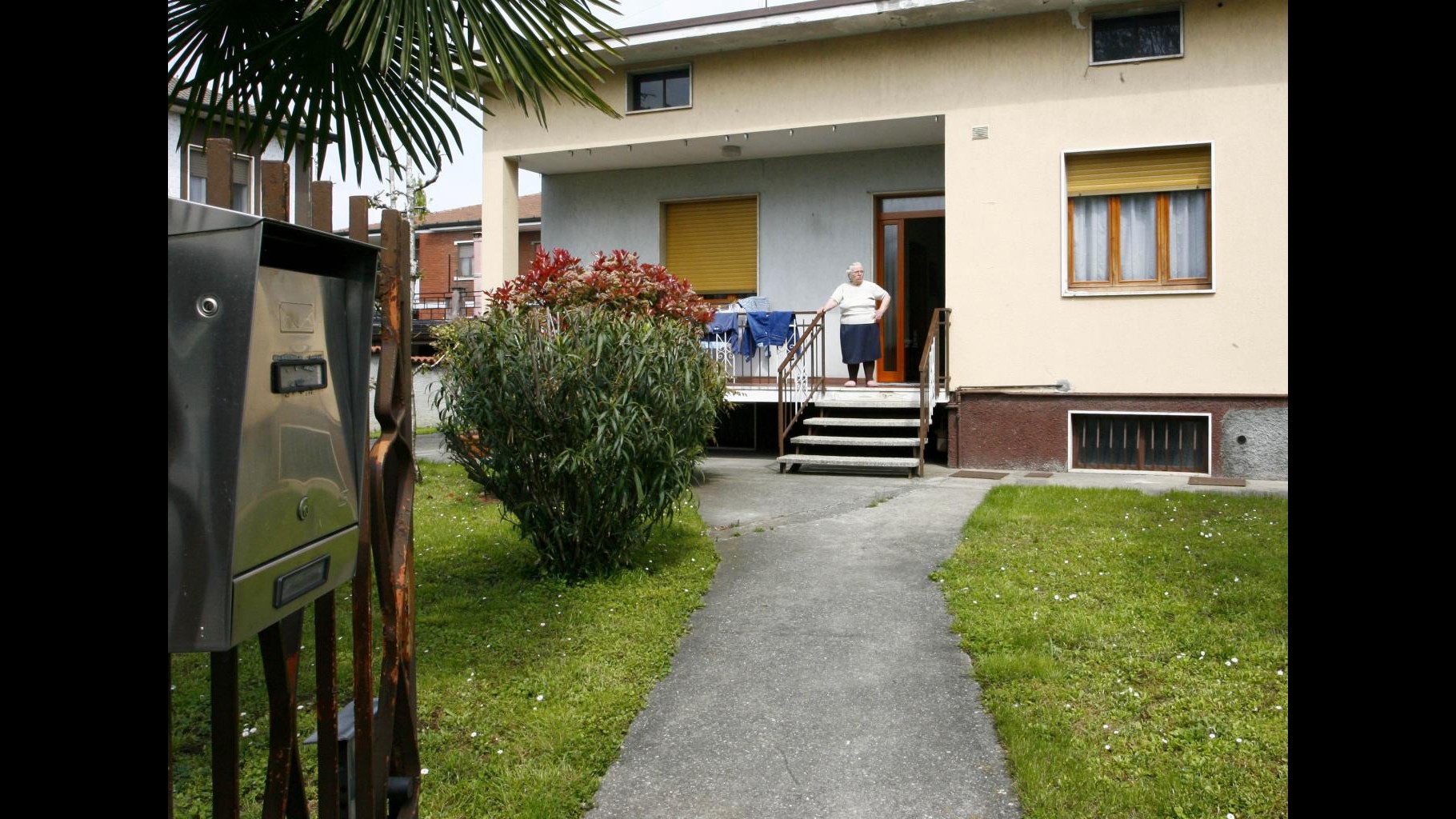 Roma, truffe ad anziani: oltre un milione per banda. Otto arresti