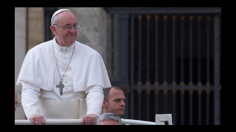 Vaticano, anche il Papa nomina 9 ‘saggi’ per consigliarlo su governo
