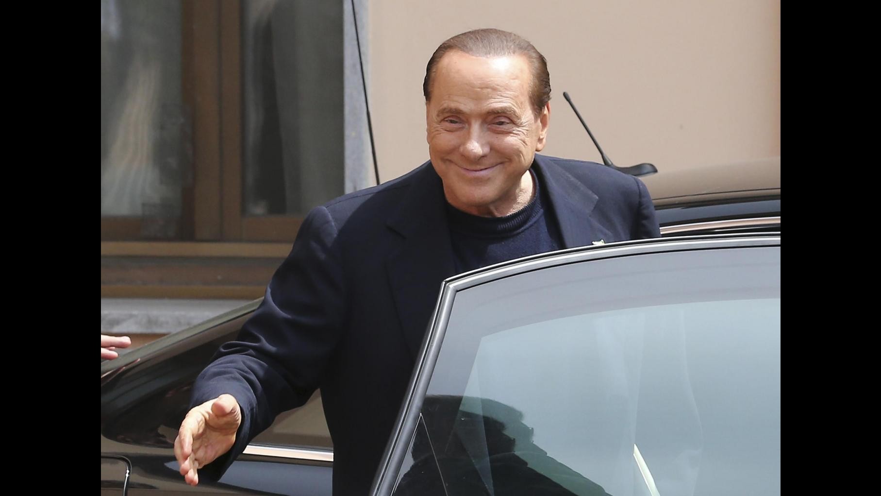 Berlusconi: Deputato Ue mi disse ‘stiamo allargando cessi’ per Grillo