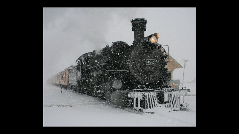 Maltempo, più di 30 cm di neve in Colorado, temporali nel Midwest