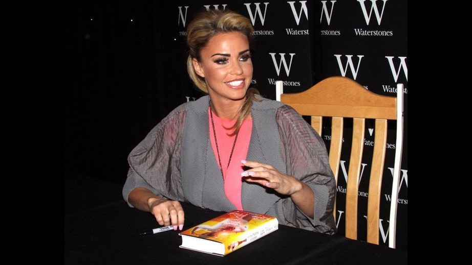 Katie Price: Mio abito nuziale in piume di struzzo ha lanciato tendenza