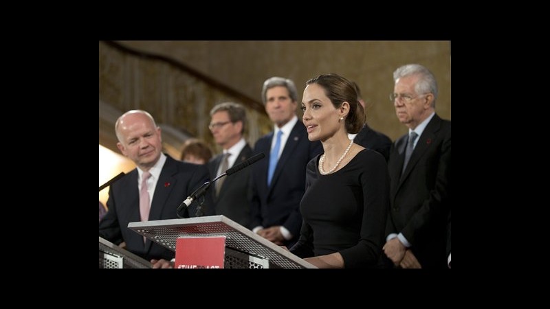 Ministri Esteri G8 riuniti a Londra, Angelina Jolie ospite speciale
