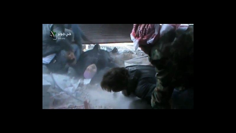 Siria, Hrw: Almeno 4.300 civili uccisi in raid regime da luglio 2012