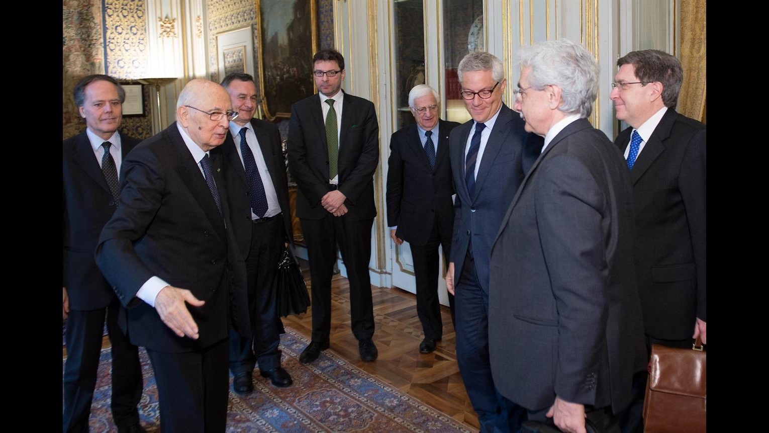 Governo, venerdì saggi consegnano relazioni a Napolitano