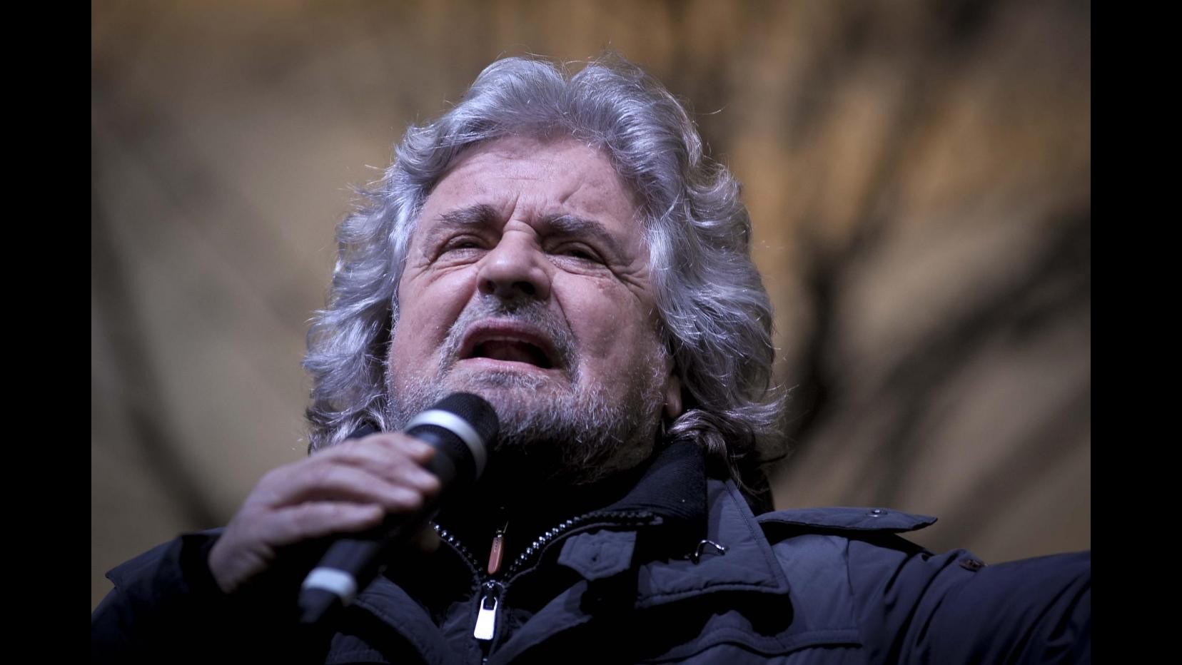 Grillo a Napolitano: Sì, siamo fanatici della moralità pubblica