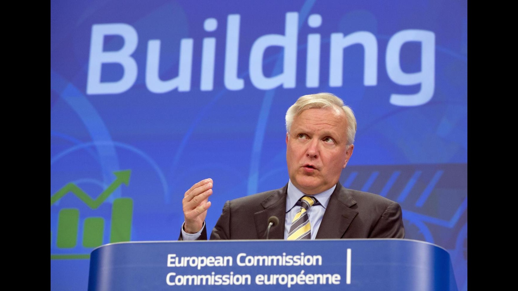 Ue, Rehn:  No procedura per squilibri ma nel 2014 serviranno più sforzi