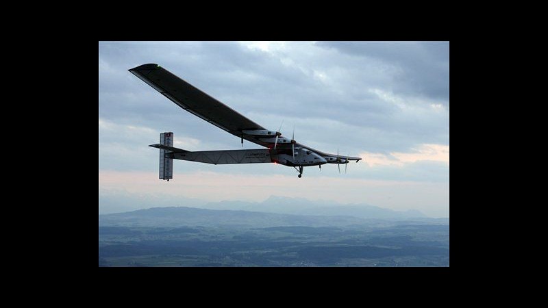 Svizzera, debutta aereo ‘solare’, punta a giro del mondo nel 2015