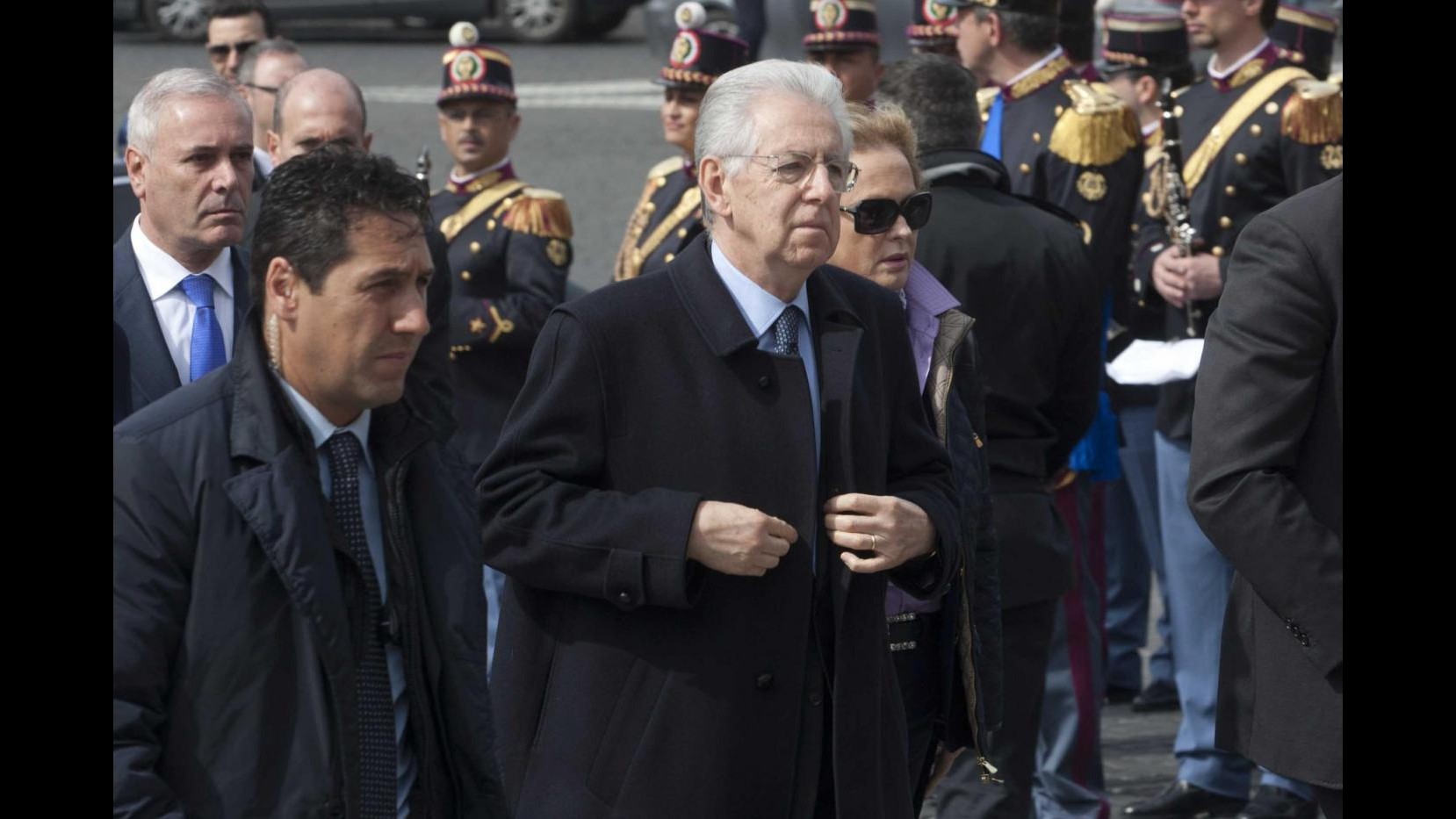 Marò, colloquio tra Monti e premier India:Apprezzamento da Nuova Delhi