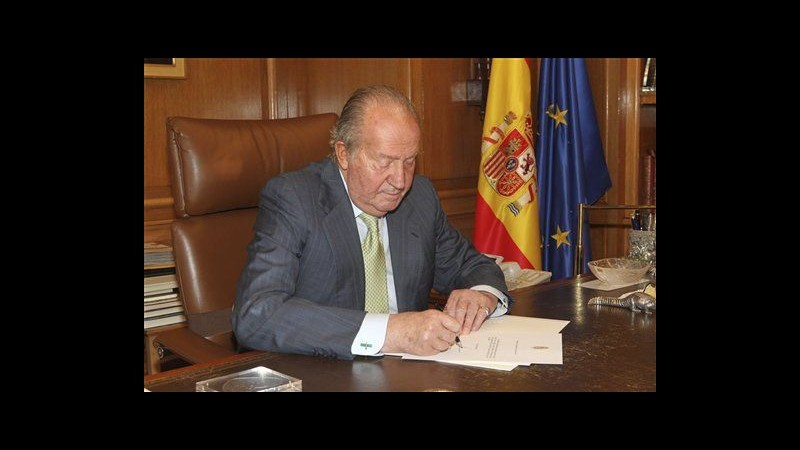 Spagna, Juan Carlos abdicaIl prossimo re sarà il figlio Felipe
