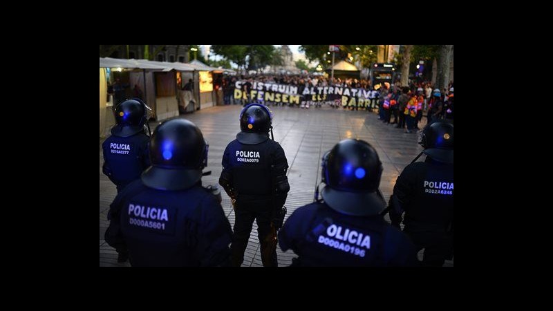 Barcellona, 3.500 in corteo contro sgombero Can vies: scontri, 6 arresti
