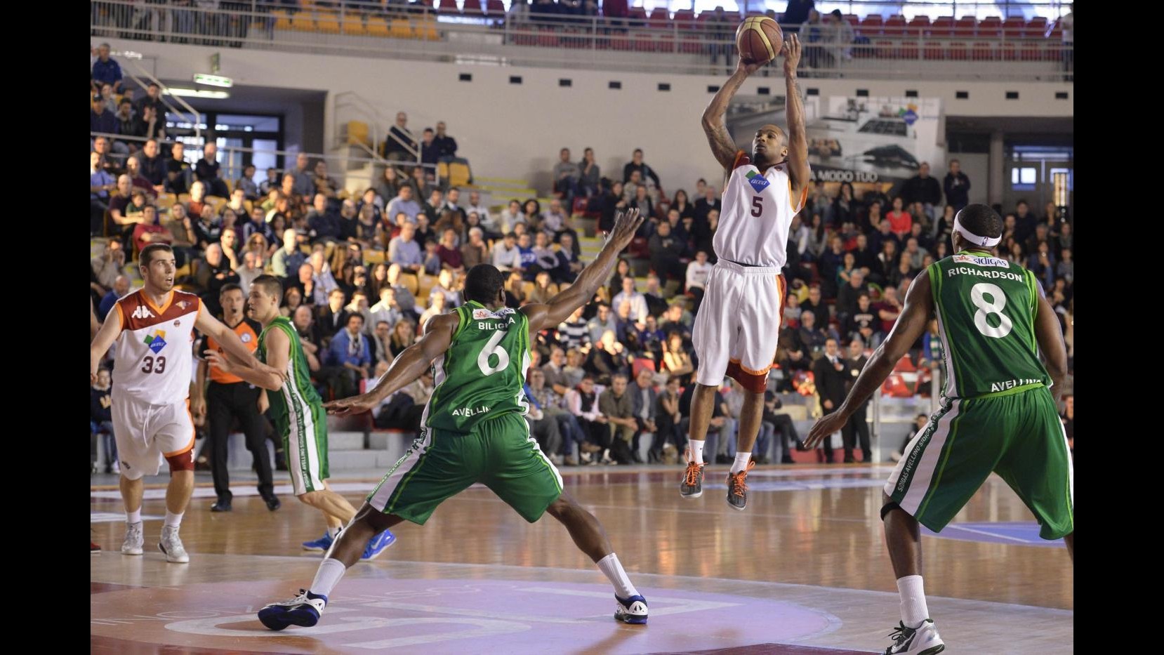 Basket, Serie A: cadono Varese, Sassari, Roma, Siena e Cantù