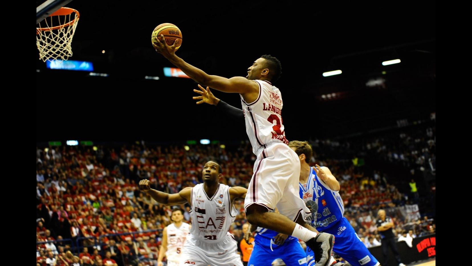 Basket, playoff Serie A: A Milano gara-1 semifinale, Sassari si arrende 95-84