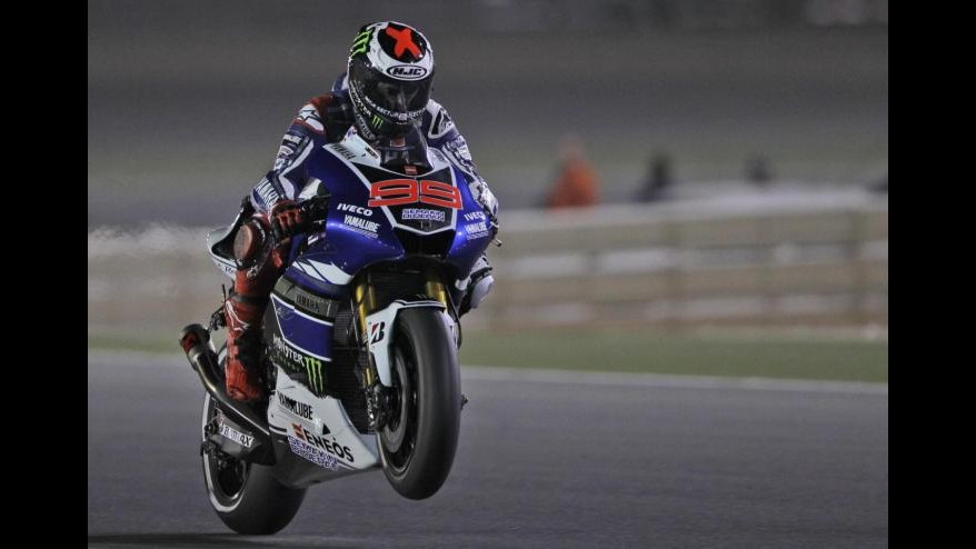 MotoGp, Qatar: pole a Lorenzo davanti a Crutchlow, Rossi è settimo