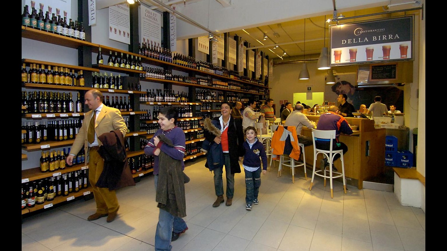 Crisi, Coldiretti: 1/3 spesa turisti per cibo e vini, giù il resto