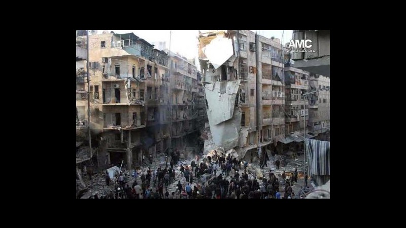 Siria, attivisti: 2mila uccisi da bombe barile ad Aleppo nel 2014